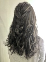 気になってきた白髪を隠さず活かして楽しむヘアスタイル*白髪ぼかしカラーもお任せください[柏/柏駅]