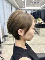 大人かわいい小顔ショートショートヘア30代40代50代白髪ぼかし