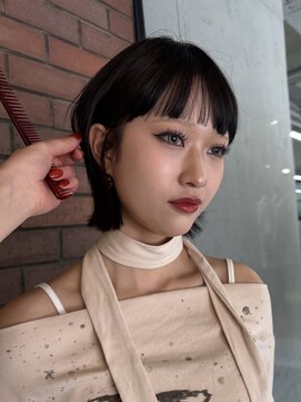 ノラ ヘアーサロン(NORA HAIR SALON) 顎ボブ切りっぱなしフルバング顔まわりカット耳掛けヘア