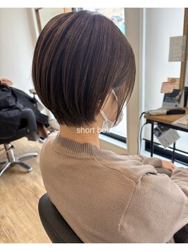 アンジュールテラス(UNJOUR TERRACE) ショートボブ
