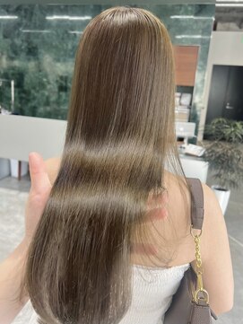 ソピ バイ インビテーション(sopi by invitation) オリーブベージュ(明るめ・オリーブ多め)/オリーブカラーrina