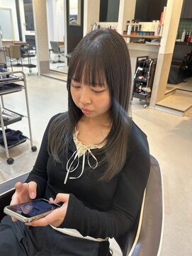 艶髪縮毛矯正とナチュラルカラー