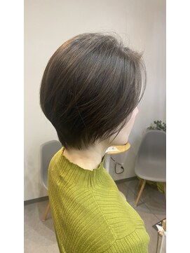 大人カッコ可愛いショート　レイヤー、ショートボブ