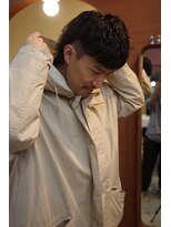 エディ(Edy)&nbsp;マッシュウルフ波巻きパーマスキンフェード刈り上げ眉毛カット