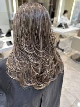 ケンジ 平塚 アネッタ(KENJE annetta)の写真/＜低刺激イノアカラー取り扱い＞徹底カウンセリングであなたにぴったりな白髪ぼかしをご提案。