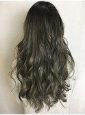 ハイトーングレージュ