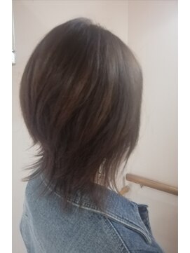今日は美容院 ボリュームと軽さ重視の大人ウルフ系スタイル