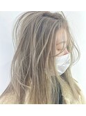 【なつみ】外国人風ブロンド伸びても気にならないグラデーション