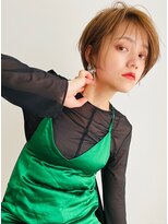 オレンジベージュ×丸みショート