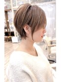 ふんわり束感ショート/グレージュカラー