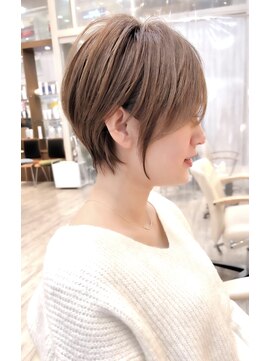 ヴィサージュタイム(VISAGE thyme) ふんわり束感ショート/グレージュカラー