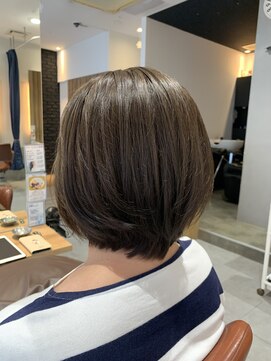 リベア トウキョウ 東大島店(Rever Tokyo) マロンベージュ［東大島／東大島駅］