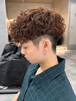 エルマーク 梅田(L-MARK)&nbsp;スペインカールスパイラルパーマツイストパーマフェード短髪