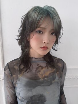 ディーバ 錦糸町(D.I.E.V.A) 10代20代ミディアムウルフカットダブルカラーオリーブグレージュ