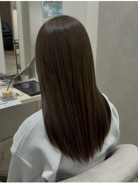 アストレアバイイーリス(ASTRAEA by Iris) 透明感オリーブベージュ