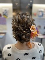 サロンドポプリ 志都美(salon de poupuri)&nbsp;【入卒用　ヘアーセット＆アレンジ】シニヨン髪カザリモデル