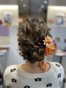 サロンドポプリ 志都美(salon de poupuri) 【入卒用　ヘアーセット＆アレンジ】シニヨン髪カザリモデル