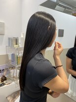 シュヴーブリヤン(cheveux brillants)&nbsp;「再現性100%の艶髪」ドライヤー後にまとまるストレートロング