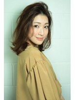 ナチュラ(natura)&nbsp;こなれ感たっぷりシルエット☆肩レングスのふんわりミディ