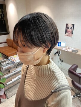 コワファーストナガサキシャンプーボーイ(COIFF1RST NAGASAKI SHAMPOO BOY) 大人可愛い20代30代40代ひし形小顔丸みショート