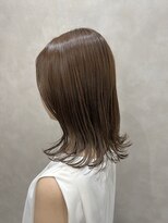 ジーナ 高槻(Zina) くびれヘア×シアーミルクティー