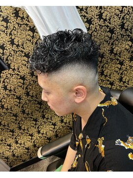 リベルテ(LIBERTE) スキンフェード×ベーシックパーマ