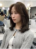 ミディアムレイヤー　韓国ヘア　かきあげヘア