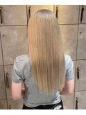 上品さと抜け感を叶えるブロンドカラー(担当まいか)