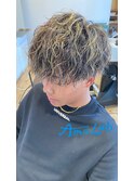 【AmeLab】ツイストパーマ×金メッシュ