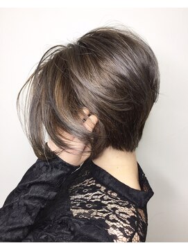 ユアーズ ヘア 恵比寿本店(youres hair) 前下がりショートボブ☆ハイライトスタイル☆骨格修正カット