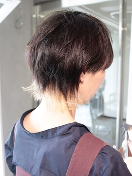 ロリム(RorriM) ウルフカット インナーカラー ホワイトベージュ レイヤーカット