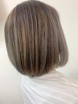 カトレア 海岸通り店 外国人風カラー