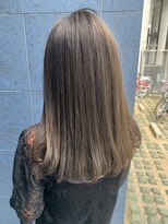 スリー(THREE)&nbsp;スモーキーグレージュ