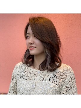 ジールドゥーエ(Zeal due) ミディアムMIX巻き / モノトーンアッシュインナーカラー