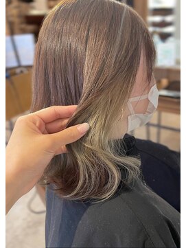 スペックホルダー(Spec Holder) 大人可愛い20代30代インナーカラーアッシュベージュカラー