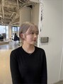 エイチ(811)&nbsp;ハイトーンでお洒落に。黄味によりすぎないベージュ