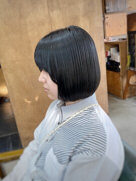 コモレビ(komorebi) 【山本智文】ブルーブラックサイドバングボブ