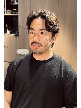 ウノプリールヴァモス(unopulir Vamos) 30代渋いセンターパート刈り上げ無し梅田メンズ