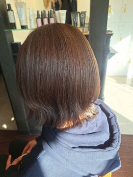 ローレン(LOREM) ミディアムレイヤー×艶アッシュカラー10.31暗めカラー