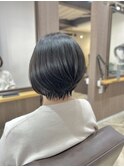 大人の前下がりショートボブ