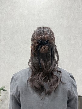 レイズアンダーバーホワイト(RAISE by _WHITE) ハーフアップ