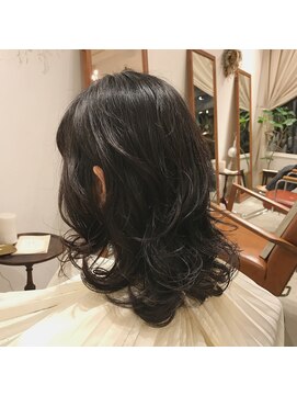 マウロア(MAULOA) “デジタルパーマ ヘルシーレイヤーふんわりカール ”中西英美子