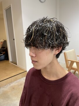 コレット 宇都宮(collet Gigi) ハイライト/マッシュパーマ/ウルフ/波巻き/メンズ