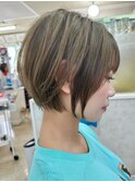 ショートボブ×ベージュ