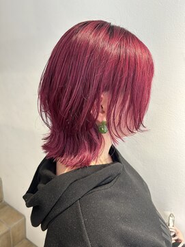 バズ(BUZZ) ブルベ冬におすすめピンク！秋山