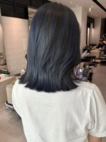 ぱつっとミディアムレイヤー外ハネ顔まわり前髪カット