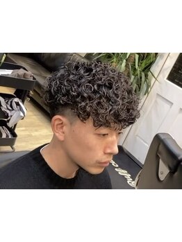 《立川駅南口》アイロンパーマはもちろんスペインカールや波巻きパーマも◎