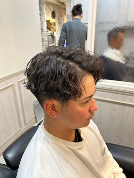 ミリオンバックス 神田店(Million Bucks) スパイキーショート/スペインカール<理容室>[メンズ/床屋/神田]