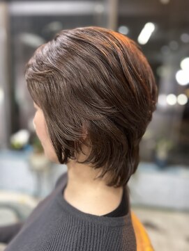 アモーレ ウルフカット