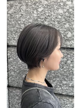 ヘアリゾート粋 ドゥオ 新宿南口店(dua) くびれショートスタイル グレージュ